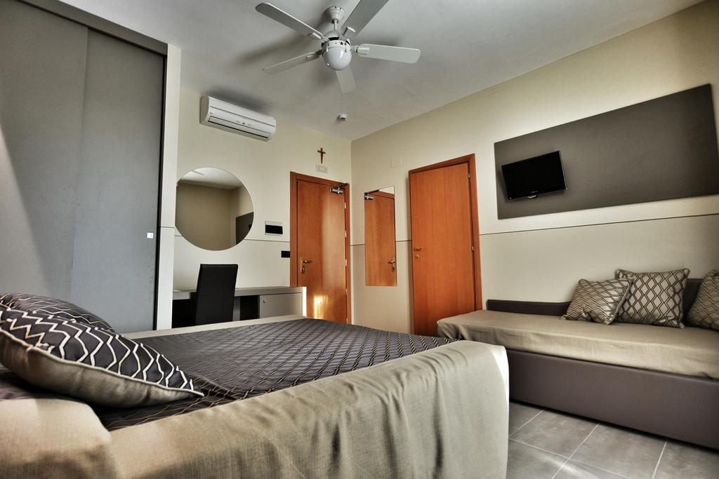 Hotel Sorriso Toscolano Maderno Exterior photo