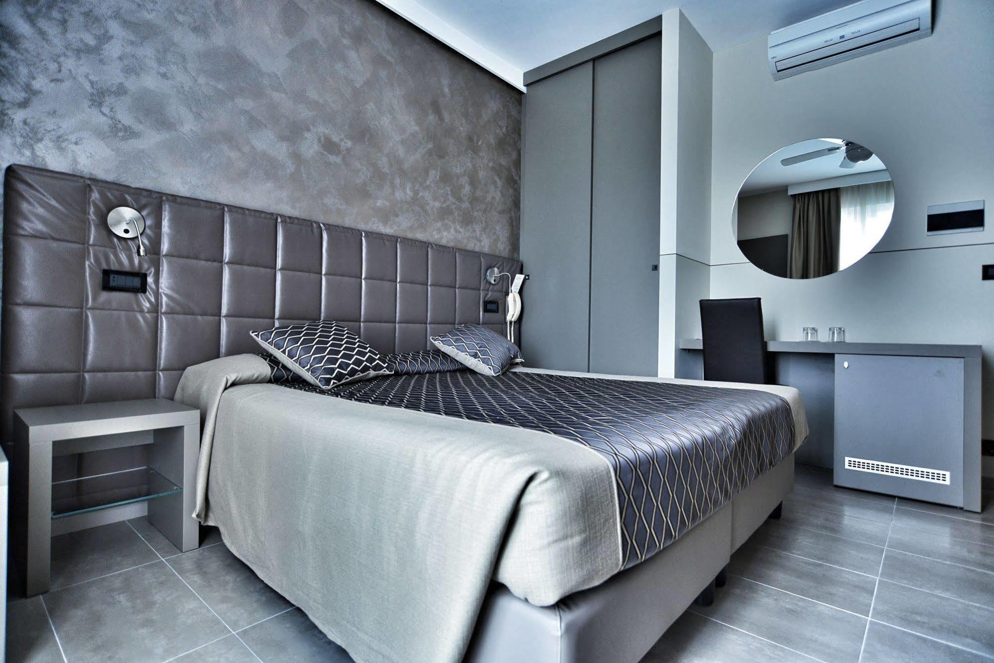 Hotel Sorriso Toscolano Maderno Exterior photo