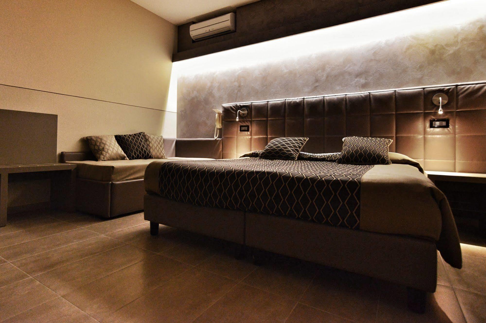 Hotel Sorriso Toscolano Maderno Exterior photo