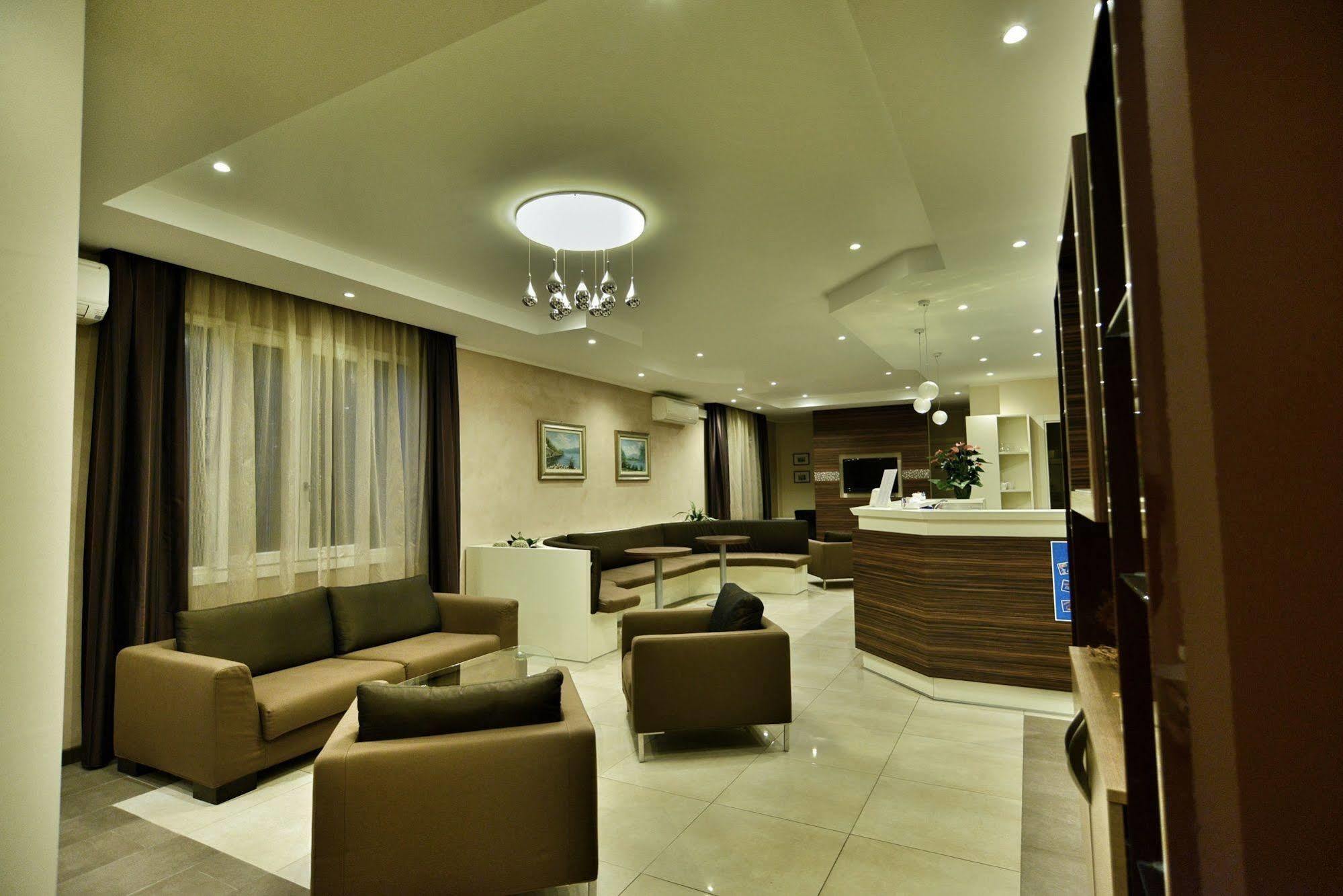 Hotel Sorriso Toscolano Maderno Exterior photo