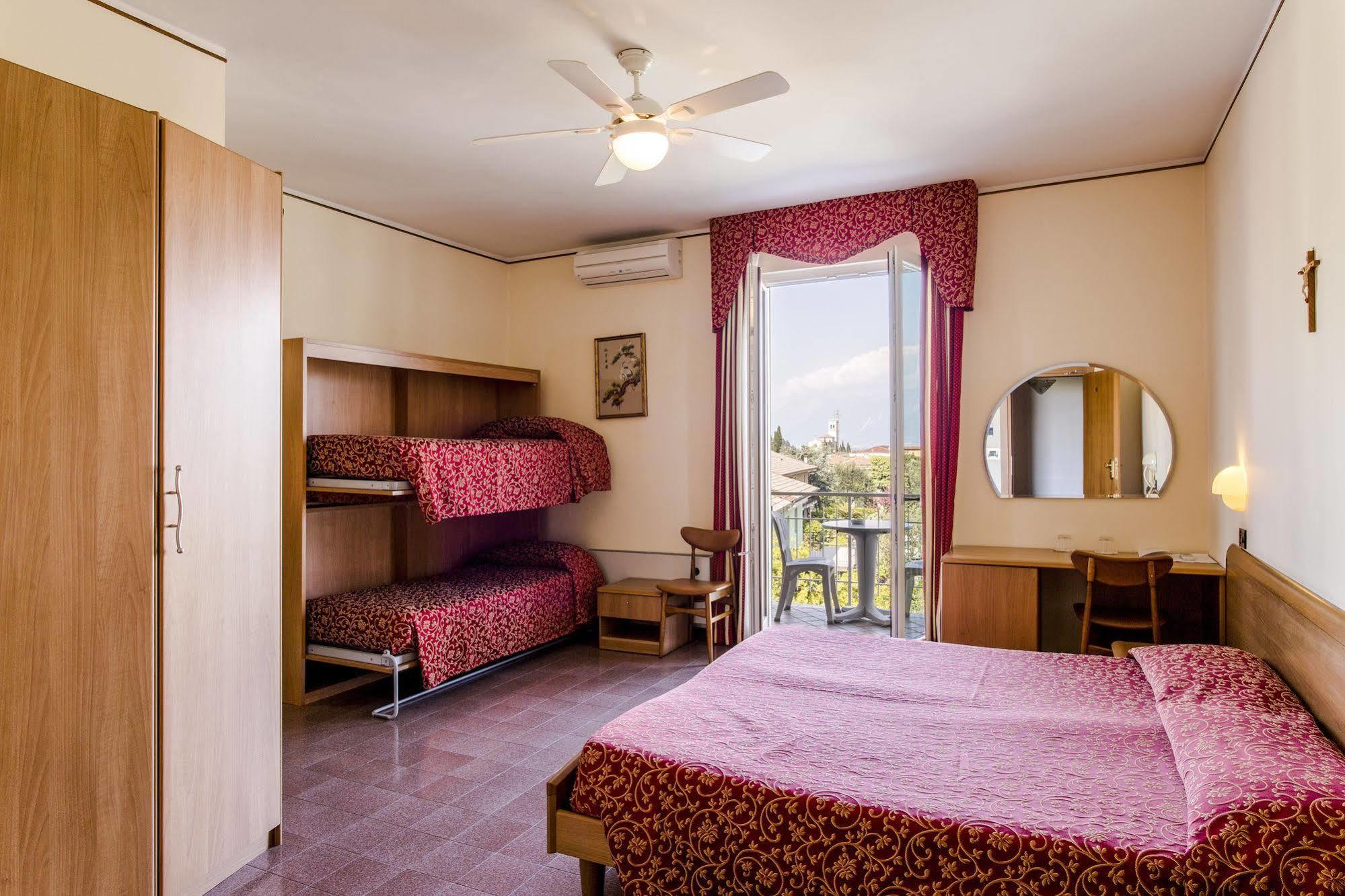 Hotel Sorriso Toscolano Maderno Exterior photo