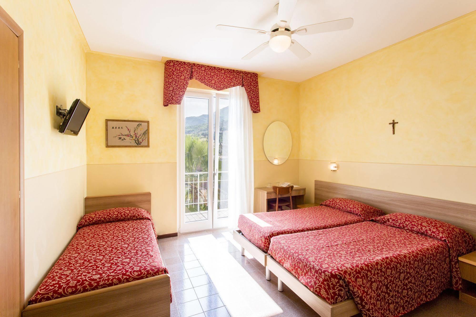 Hotel Sorriso Toscolano Maderno Exterior photo
