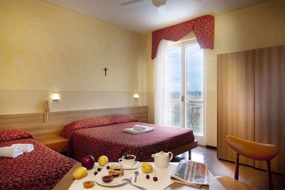 Hotel Sorriso Toscolano Maderno Exterior photo